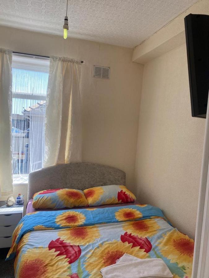 Crosby 3* Blackpool